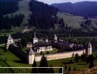 manastiri din romania sucevita complexul manastirii sucevita, asezat intr-o minunata vale verde,
