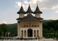 manastiri din romania manastirea este triconc, sunt reduse, singura turla naos. interiorul