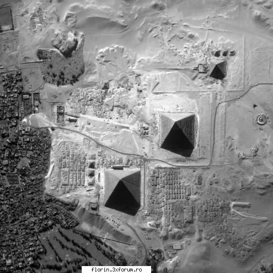 imagini satelitare piramide