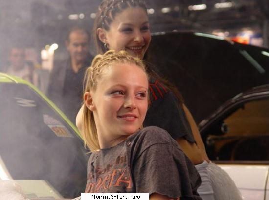 Car show girl - florinflorin - Wallpapers