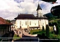 manastiri din romania - Mănăstirea Bistriţa ocupă un - Travel & Geographic