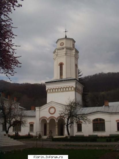 statiuni balneare - 10: Govora Este amplasata in apropierea - Travel & Geographic