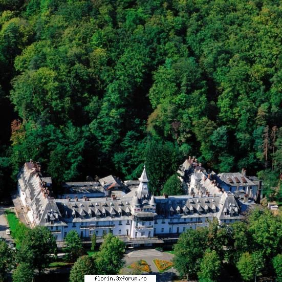 statiuni balneare - 12: Calimanesti-Caciulata Asezata pe malul drept - Travel & Geographic